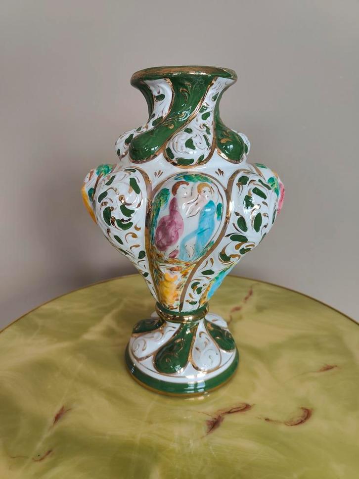 Vase Capodimonte vintage authentique, Antiquités & Art, Antiquités | Vases, Enlèvement