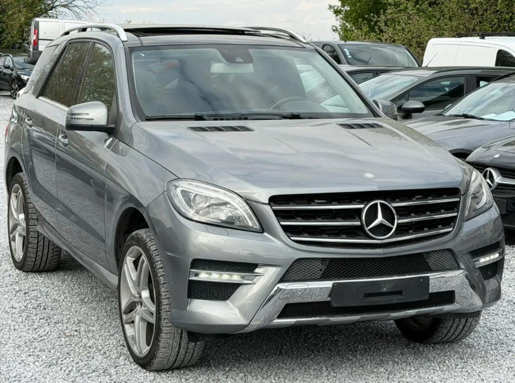 Mercedes-Benz ML 250, Hobby & Loisirs créatifs, Modélisme | Radiocommandé & Téléguidé | Voitures, Autres échelles, Voiture on road