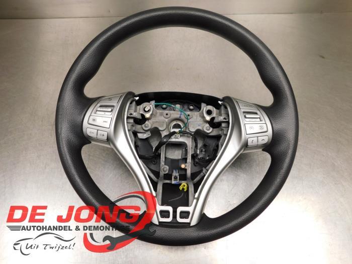 Volant d'un Nissan Qashqai, Autos : Pièces & Accessoires, Commande, Nissan, Utilisé, 3 mois de garantie, Enlèvement ou Envoi