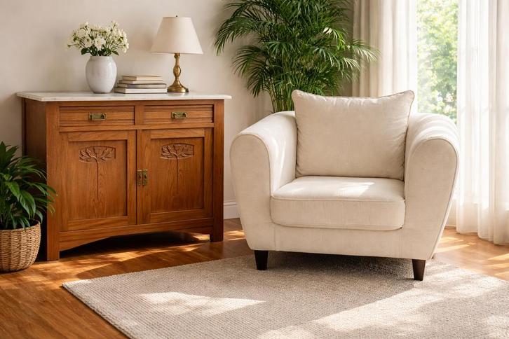 Charmant houten kastje met marmer + comfortabele fauteuil, Maison & Meubles, Armoires | Dressoirs, Utilisé, Enlèvement