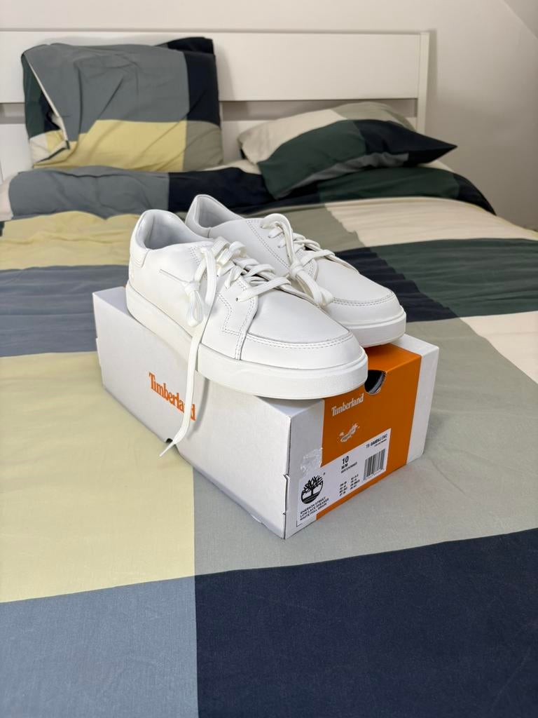 Baskets blanches Timberland Neuves boîte 44, Sport en Fitness, Basketbal, Ophalen of Verzenden, Nieuw, Schoenen