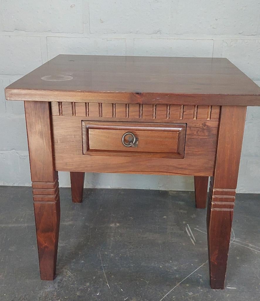 Bijzet tafeltje met lade, Gebruikt, Vierkant, 55 tot 75 cm, Hout