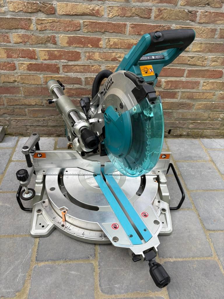 Makita 18V+18V afkort- en verstekzaag DLS111ZU blad 260mm, Ophalen, Gebruikt, Afkortzaag, 70 mm of meer
