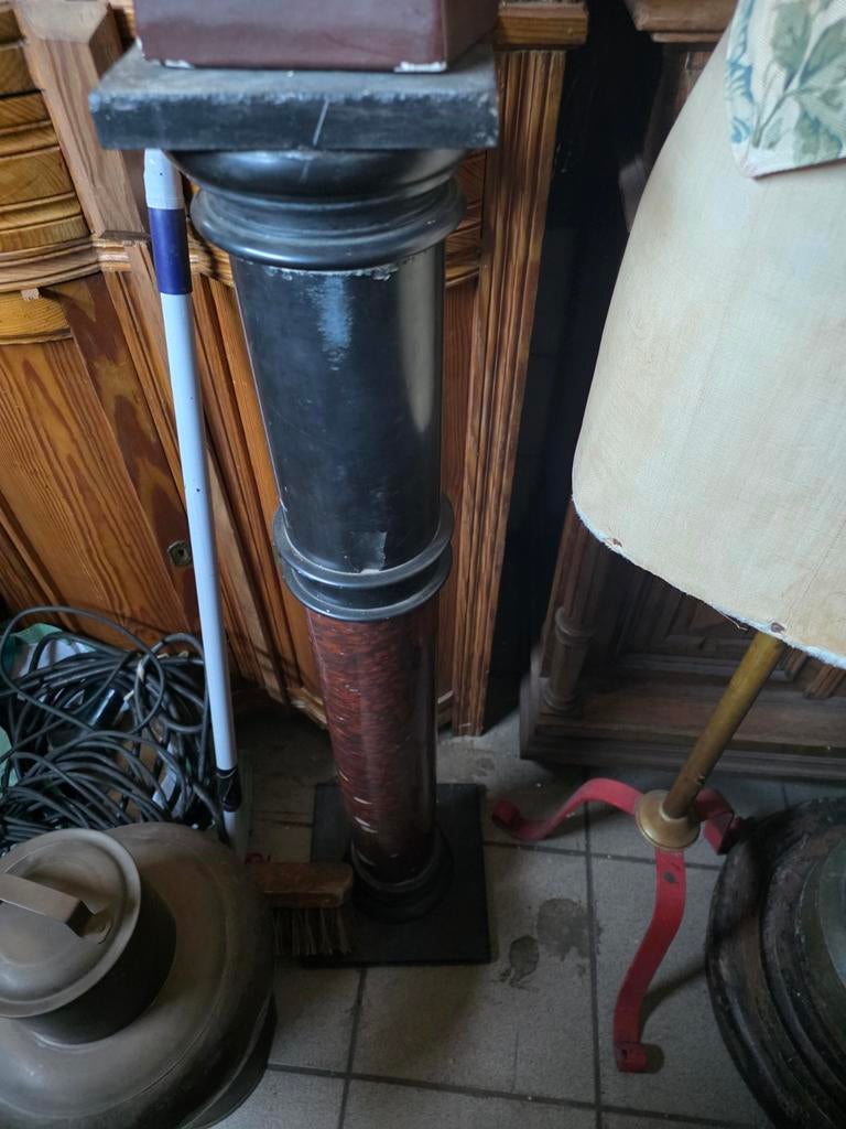 Marmeren sokkel, Enlèvement ou Envoi