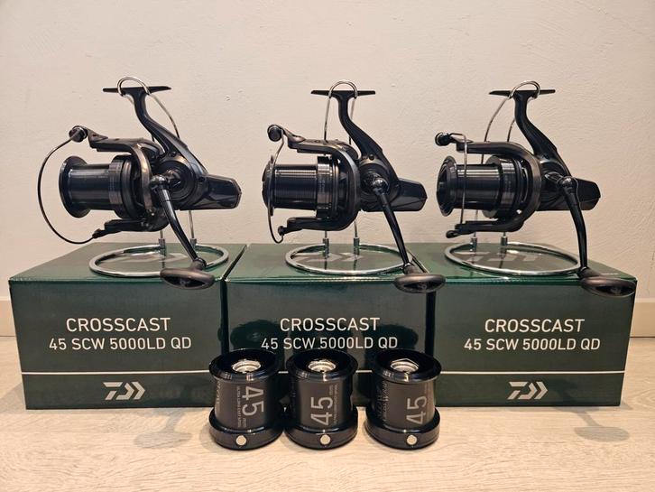 3 Daiwa Crosscast 45 SCW 5000LD QD + 3 bobines, Sports nautiques & Bateaux, Pêche à la ligne | Carpes, Enlèvement ou Envoi