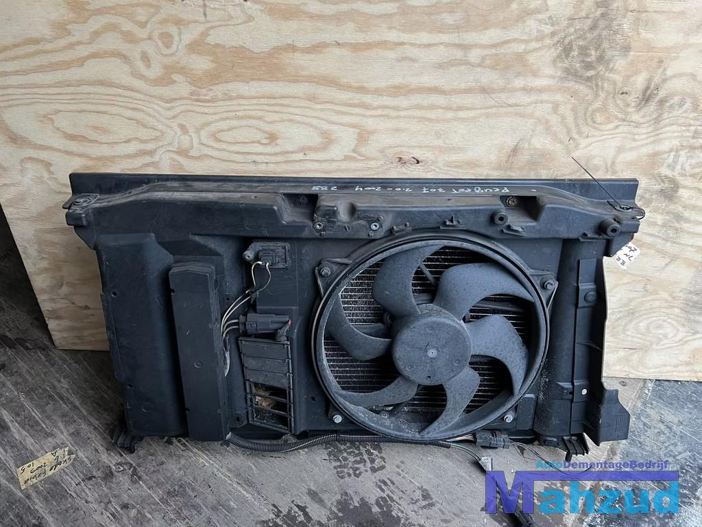 PEUGEOT 307 2.0 koelpakket front koelerset 2002-2009, Autos : Pièces & Accessoires, Taurusavenue 1
2132 LS  Hoofddorp, NL, Contact.group@renault.com