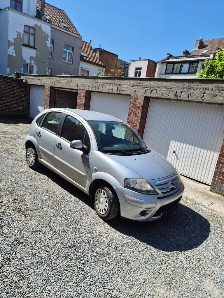 Citroën c3 essence 1.1 de 2010 roule très bien 124.000km, Autos, 1124 cm³, Argent ou Gris, Achat, Boîte manuelle