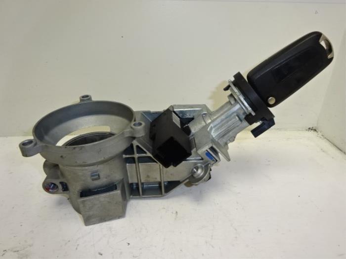 Serrure de contact + clé d'un Opel Corsa, Autos : Pièces & Accessoires, -, Opel, 3 mois de garantie, Utilisé