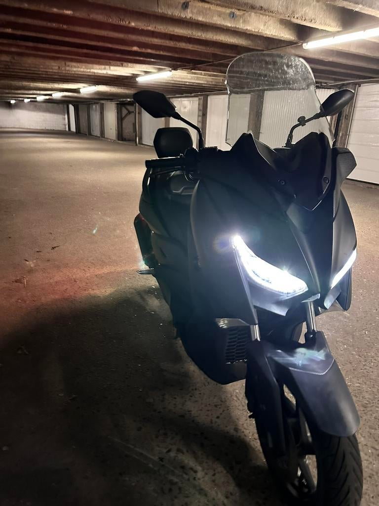 Yamaha X max 125 parfait état, Fietsen en Brommers, Scooters | Yamaha, Ophalen, Overige modellen, 125 cc, Zo goed als nieuw