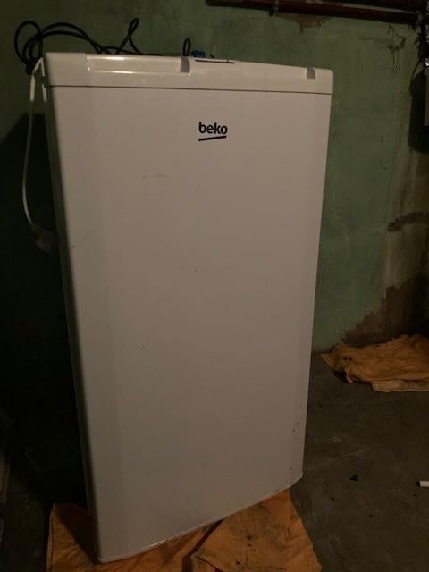 diepvries Beko, Elektronische apparatuur, Koelkasten en IJskasten, 75 tot 100 liter, Zo goed als nieuw, Met vriesvak, Ophalen