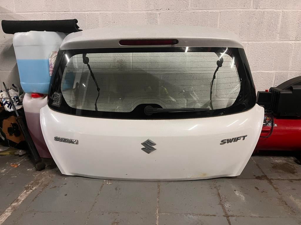 Coffre arriere complet suzuki swift 2010-2016, Gebruikt, Achterklep, Ophalen of Verzenden, Achter