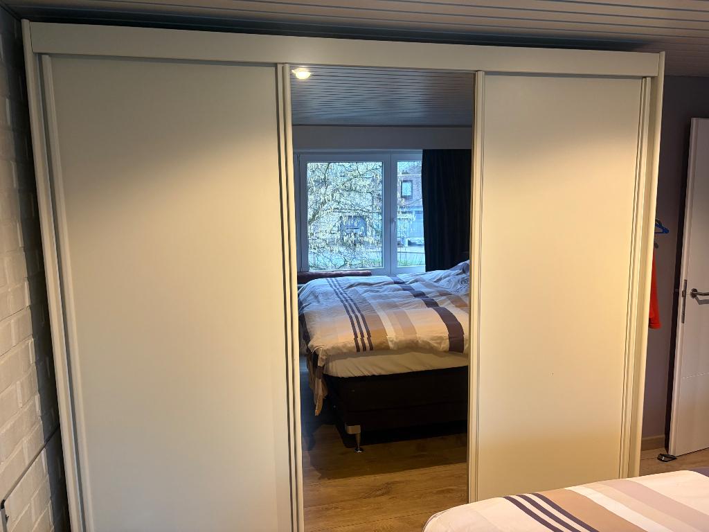 Kledingkast 3 deurs met spiegel, Huis en Inrichting, Kasten | Kleerkasten, Zo goed als nieuw, 200 cm of meer, 200 cm of meer, 25 tot 50 cm