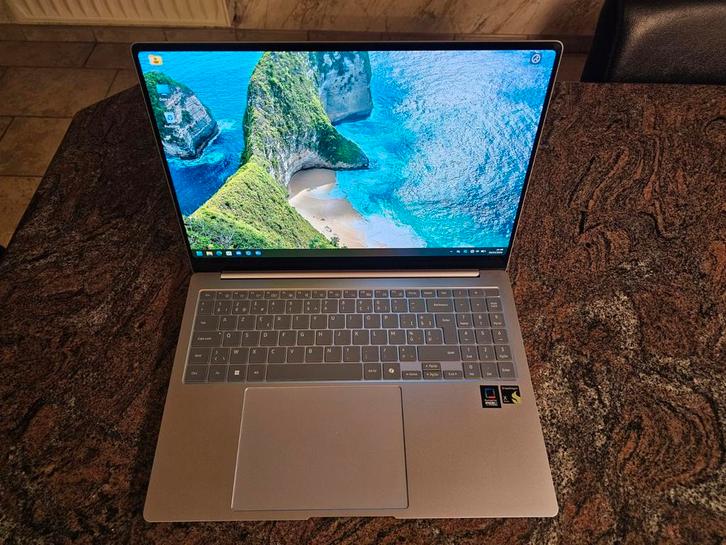 Samsung Galaxy Book4 Edge avec IA, AVEC GARANTIE, Informatique & Logiciels, Ordinateurs portables Windows, Envoi