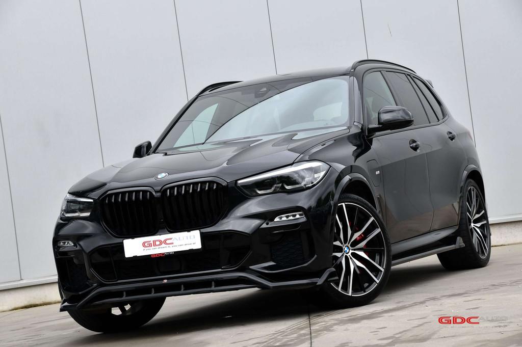 BMW X5 45e l Maxton Design Pack l (bj 2022, automaat), Auto's, Automaat, Gebruikt, Zwart, Leder