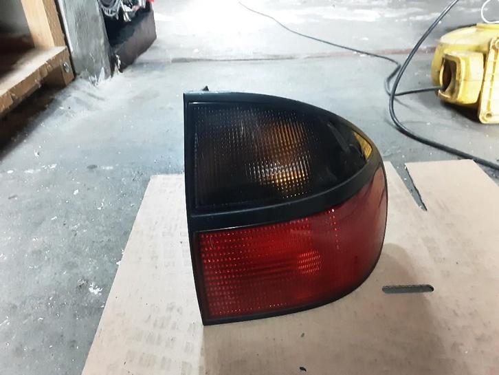 FEU ARRIÈRE DROIT Renault Laguna I (B56) (01-1993/03-2001), Autos : Pièces & Accessoires, Éclairage, Renault, Utilisé