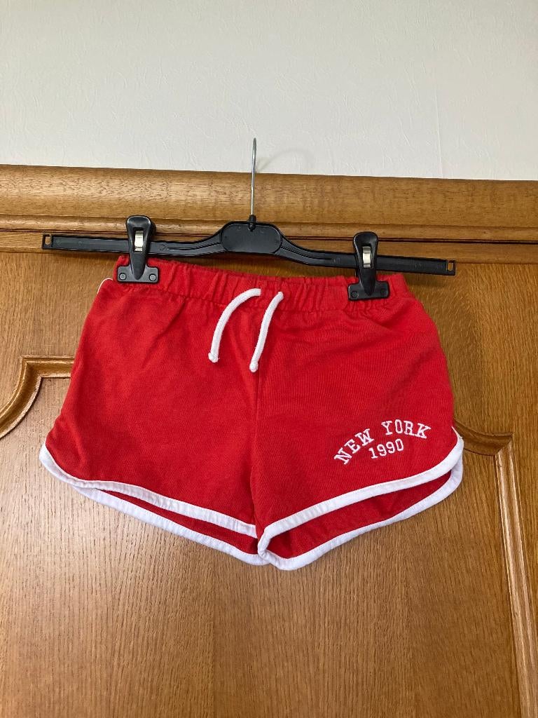 Rood short, Zara, maat 128, 8 jaar zo goed als nieuw, Broek, Ophalen of Verzenden, Zo goed als nieuw, Zara