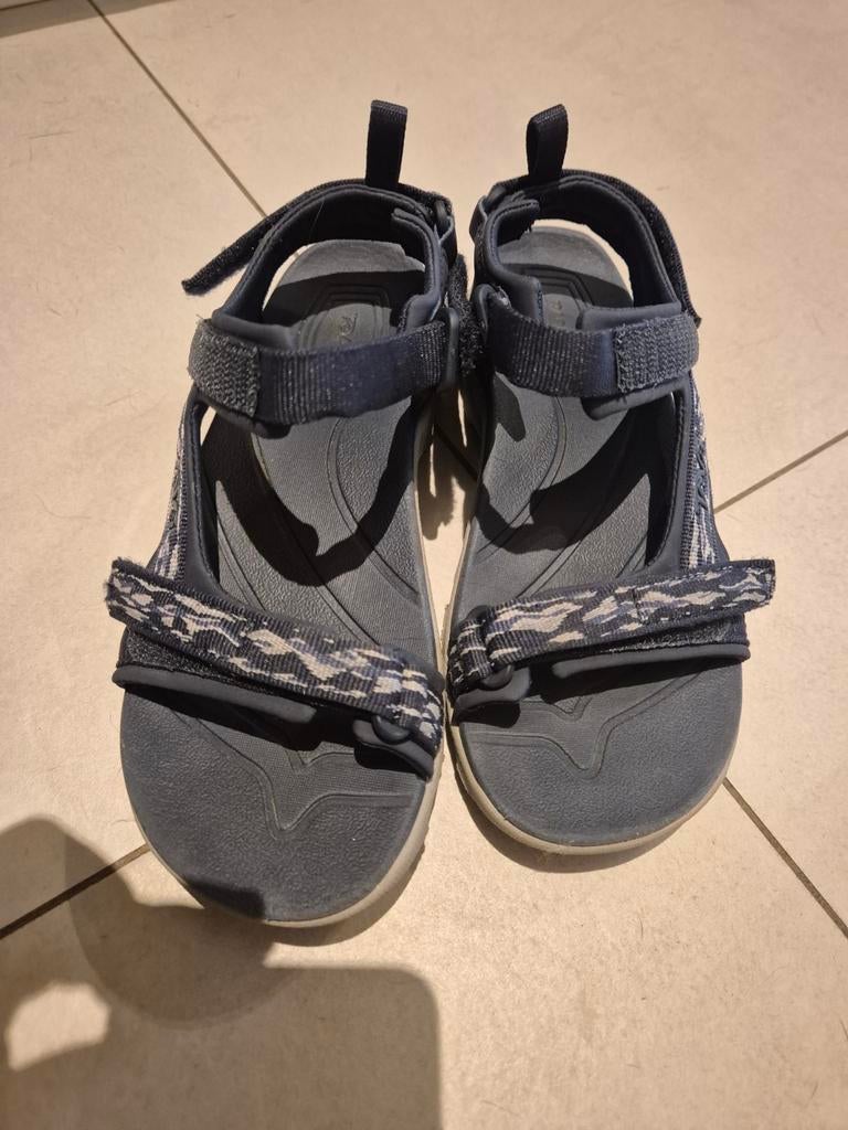 Teva sandalen 35, Enfants & Bébés, Vêtements de bébé | Chaussures & Chaussettes, Enlèvement ou Envoi