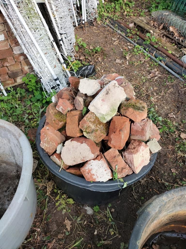 Brikken stukken inmiddels 2 kuipen gratis, Ophalen