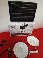 Batterie solaire rechargeable powerbank +lampes led, Caravanes & Camping, Enlèvement