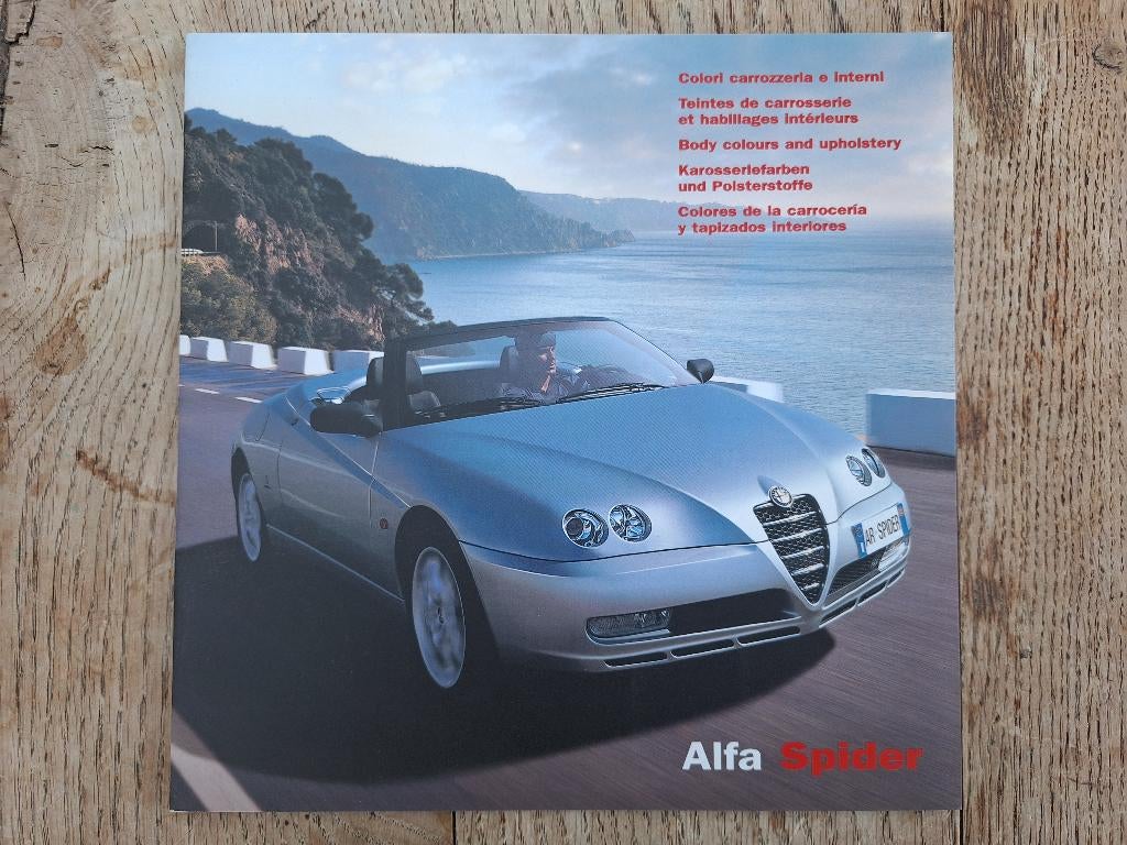 Alfa Romeo Spider 2003 kleurengamma, Ophalen of Verzenden, Gelezen, Alfa Romeo