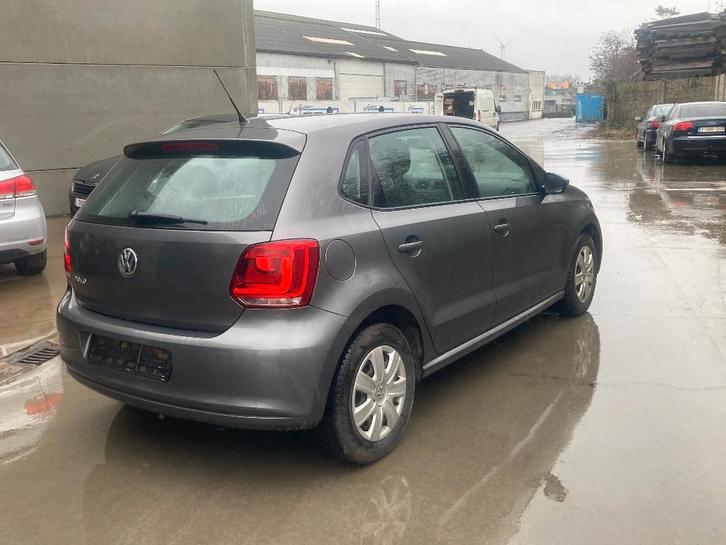 Volkswagen Polo 1.2 essence 2011 avec 69000 km*clim*garantie, Autos, Volkswagen, Entreprise, Achat, Polo, ABS, Airbags, Air conditionné