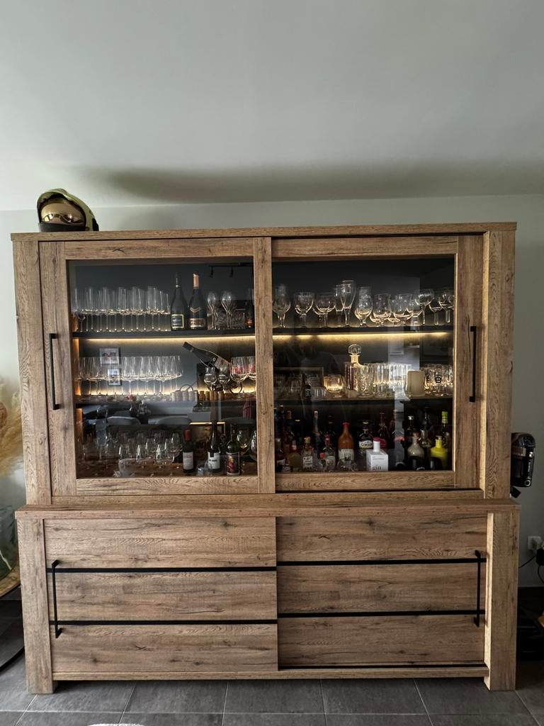 Vaisseller avec led, Maison & Meubles, Armoires | Buffets, Comme neuf, 200 cm ou plus, 200 cm ou plus, 25 à 50 cm, Avec porte(s)