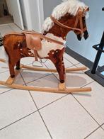 Très beau cheval à bascule. Finition en bois et tissu, Enlèvement