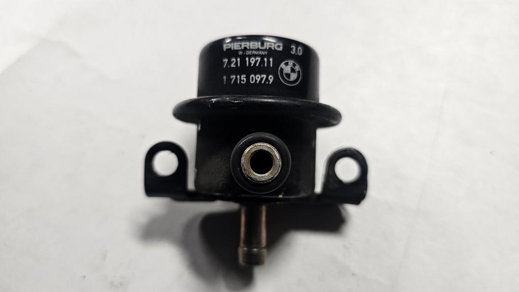 Brandstof druk regelaar 3.0 bar BMW 3 / 5 / 6 / 7 serie E30, Auto-onderdelen, Brandstofsystemen, Gebruikt, Herkomst onderdeel bekend