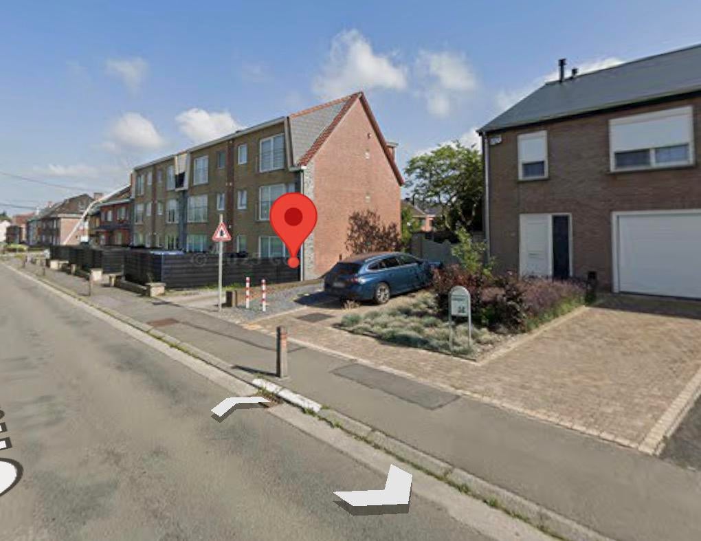 Gare d’Enghien à 100m Boxe Fermé à louer, Immo, Garages & Places de parking