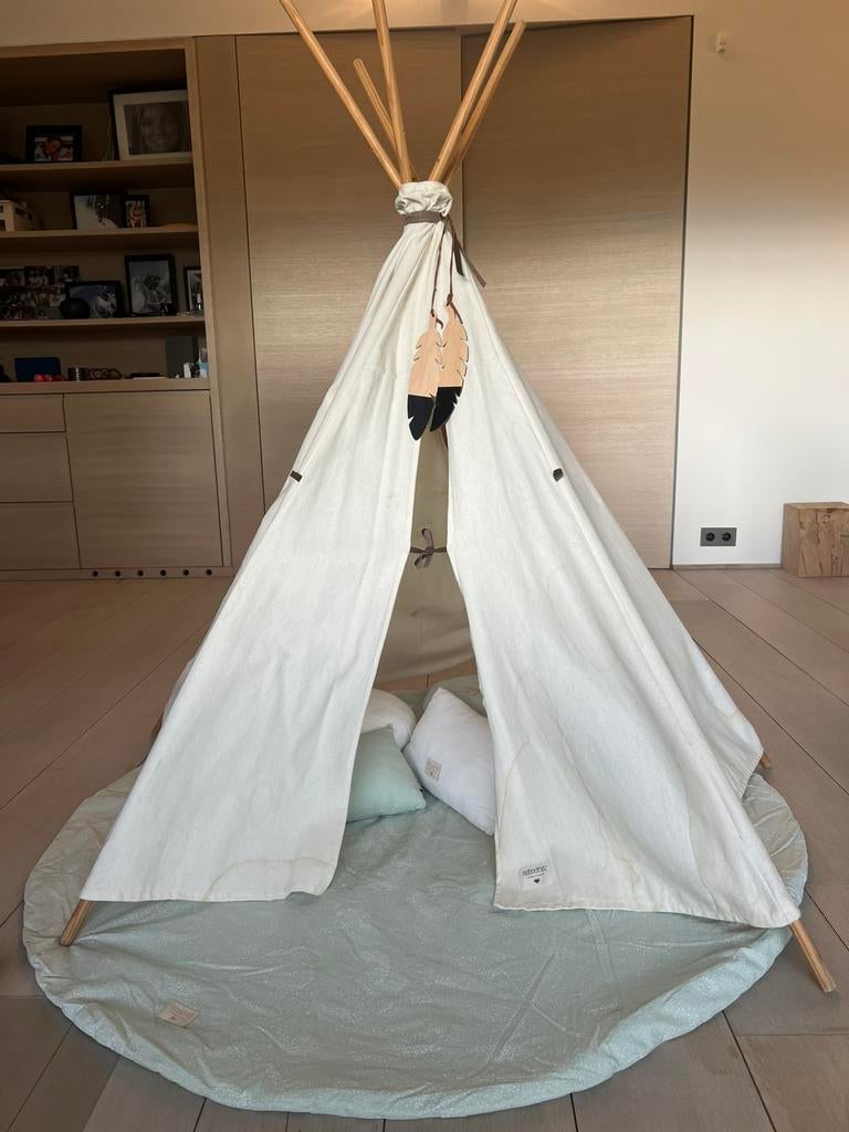 Tente de jeu Nobodinoz écrue et vert avec tapis et coussins, Enlèvement, Utilisé