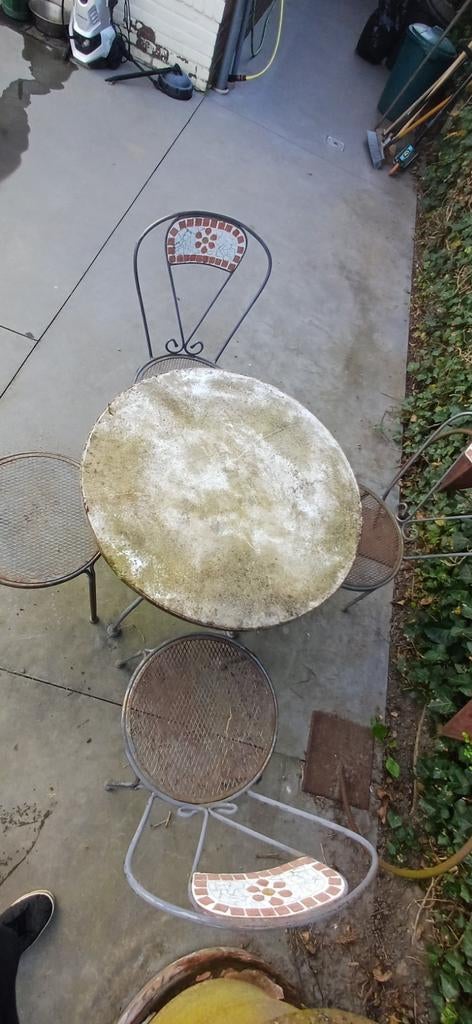 Franse bistroset met vier bijbehorende stoelen,, Ophalen