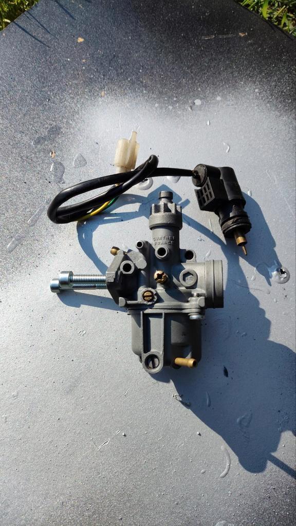Gurtner carburateur voor Peugeot scooters met verticale blok, Fietsen en Brommers, Brommeronderdelen | Algemeen, Zo goed als nieuw