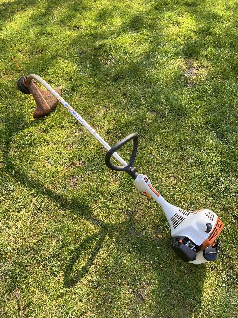 Coupe bordure thermique STIHL FS38, Stihl, Comme neuf, Enlèvement, 10 à 30 cm