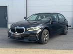 BMW 116d AUTOMAAT / NAVI / CARPLAY 2023 89.000 KM EURO 6, Auto's, Stof, Euro 6, 4 cilinders, Zwart