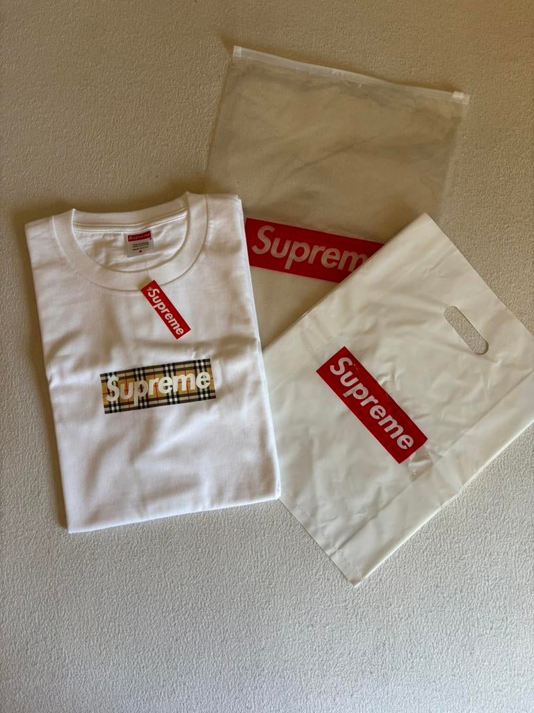 Supreme/Burberry T-shirt, Kleding | Heren, T-shirts, Zo goed als nieuw, Wit, Verzenden