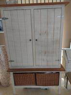 Kast in 2 delen met 2 manden, Ophalen