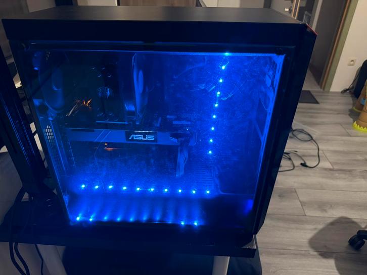 gaming Pc + scherm, Computers en Software, Desktop Pc's, Gebruikt, 3 tot 4 Ghz, HDD, 16 GB, Met videokaart, Met monitor, Gaming