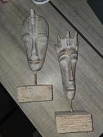 2 statues de masque africain, Enlèvement