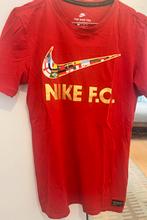 T-shirt nike original rare jamais porté reçu cadeau, Sport en Fitness, Voetbal, Maat XS of kleiner, Ophalen, Nieuw, Trainingspak
