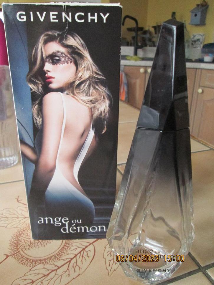 Eau de parfum « Ange ou démon » GIVENCHI bouteille vide, Verzamelen, Parfumverzamelingen, Gebruikt, Parfumfles, Ophalen of Verzenden