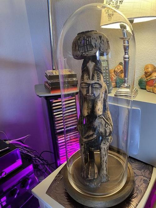 Statue d'autel yoruba de maternité 54 cm sous une cloche anc, Antiquités & Art, Art | Art non-occidental, Enlèvement ou Envoi