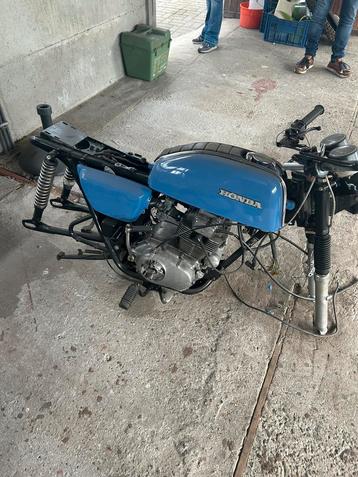 Honda CB200 beschikbaar voor biedingen