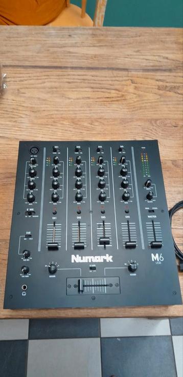 Dj mengpaneel numark M6, Musique & Instruments, Tables de mixage, Enlèvement, Utilisé