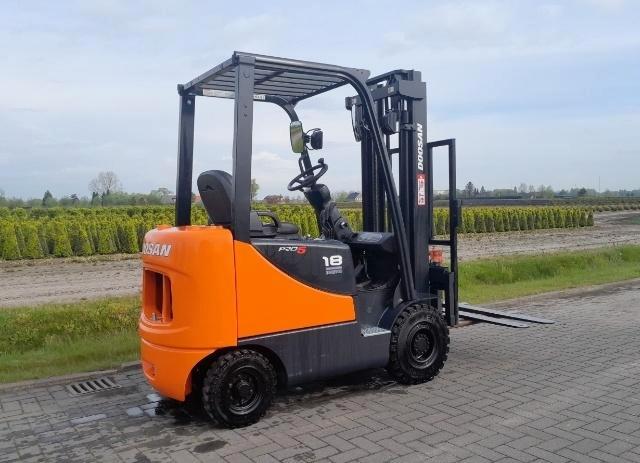 Compacte diesel Heftruck, Zakelijke goederen, Machines en Bouw | Kranen en Graafmachines, Hijswerktuig, Ophalen