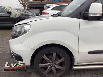 Buitenspiegel links van een Fiat Doblo beschikbaar voor biedingen