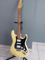 Fender Player Stratocaster HSH buttercream, Muziek en Instrumenten, Snaarinstrumenten | Gitaren | Elektrisch, Ophalen, Zo goed als nieuw