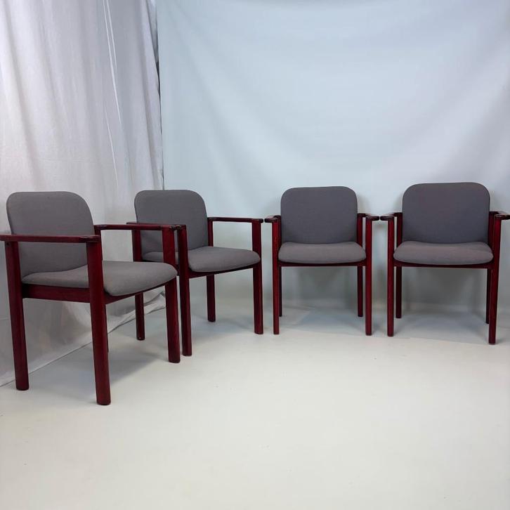 Comfortable armstoelen, Huis en Inrichting, Stoelen, Gebruikt, Vier, Hout, Stof, Overige kleuren, Ophalen of Verzenden