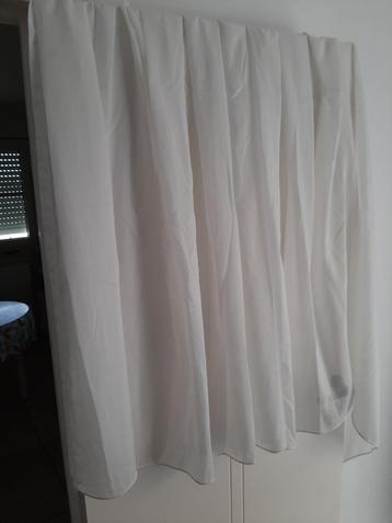 gordijnen 115 cm lang en 110 cm breed,2 stuks beschikbaar voor biedingen