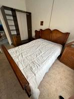 Slaapkamer bed-twee nachtkastjes-commode-kleerkast, Zo goed als nieuw, Ophalen