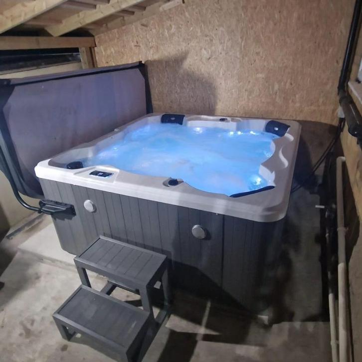 Zuinigste 4-persoon jacuzzi met warmtepomp tot-80% besparing, Tuin en Terras, Terrasverwarmers, Nieuw, Ophalen